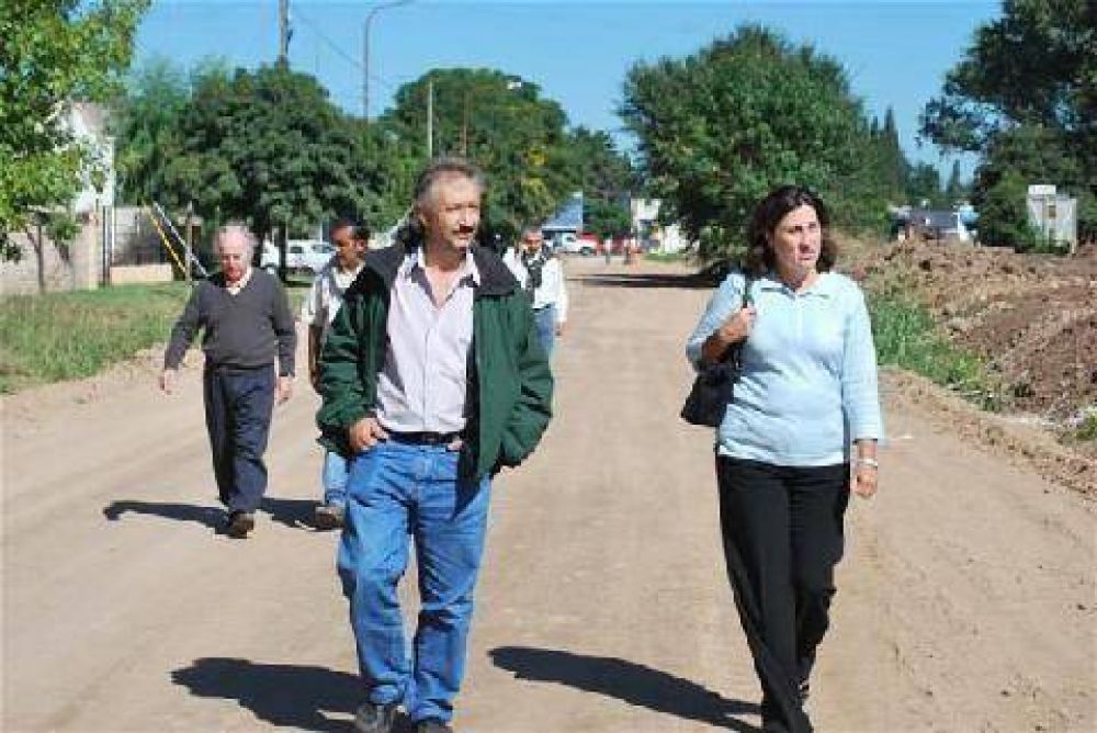 La intendenta estuvo de recorrida por algunos barrios de la ciudad