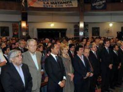 Scioli presente en misa por Alberto Balestrini