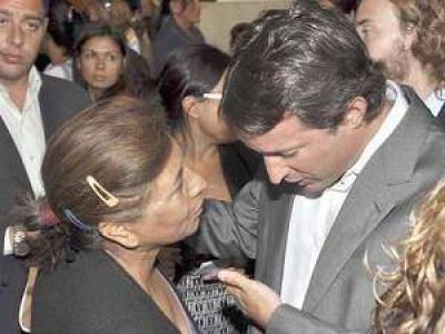 Salen a los barrios para ense�arles a los vecinos c�mo cuidar su salud