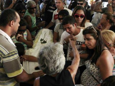 Improvisan un santuario en la escuela de R�o