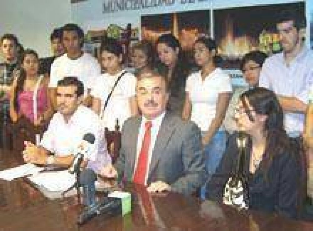 J�venes emprededores recibieron fondos para iniciar sus proyectos