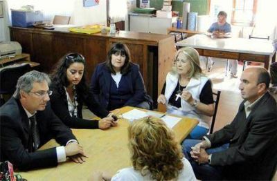 Eseverri entreg� subsidio al Centro de Adaptaci�n Laboral de Loma Negra