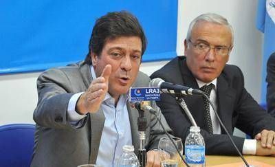 "Estamos en el umbral de un cambio trascendente", dijo Mariotto