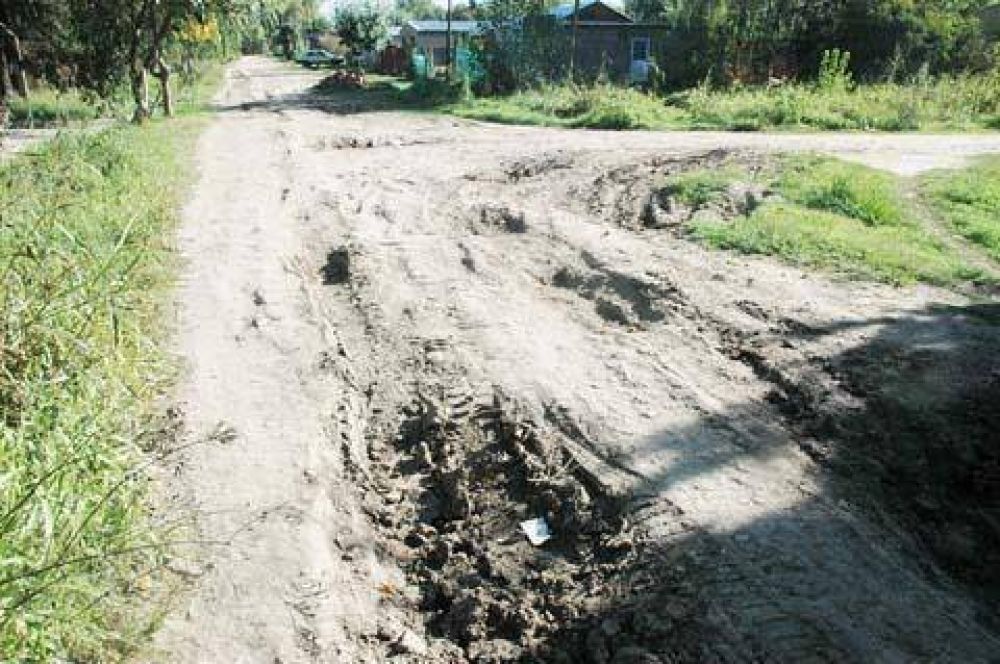 Vecinos de Los Gallitos solicitan mejoras en calles 