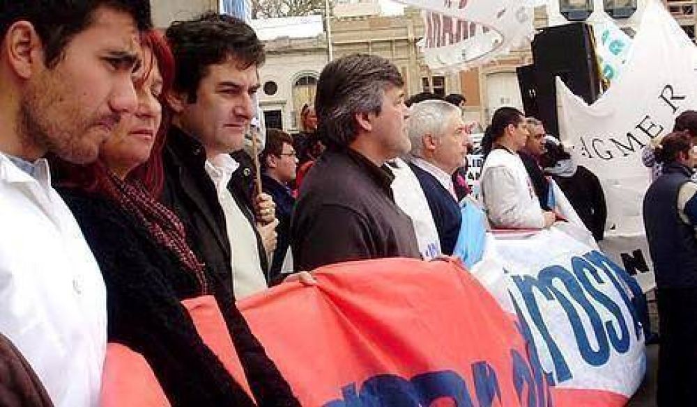 Docentes t�cnicos piden coherencia a la conducci�n de AGMER