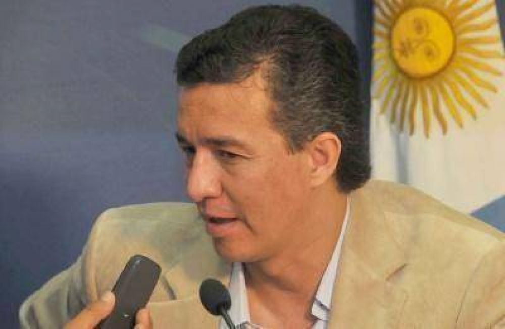 Aguilar encabez� reuni�n con empresarios en S�enz Pe�a