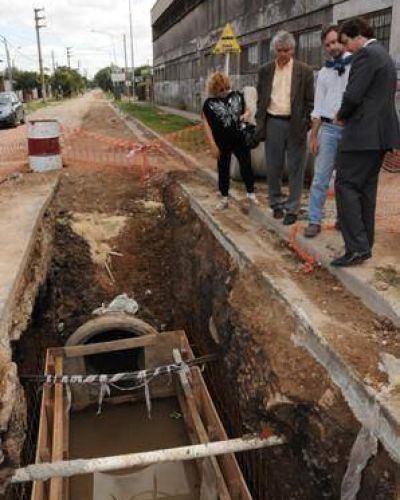 Obras de repavimentaci�n y ensanche de la Ruta 1001