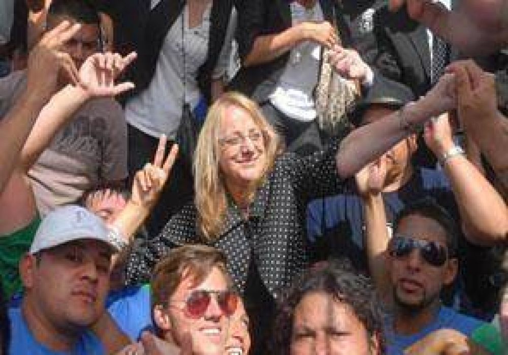 Alicia Kirchner: �Vamos a seguir trabajando por el ascenso e inclusi�n social de todos los argentinos�