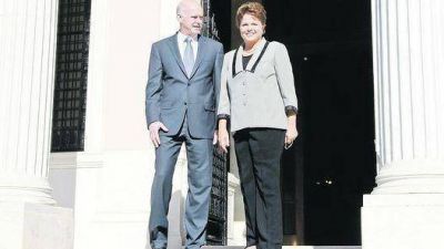 Dilma cumpli� 100 d�as en el poder y festej� con r�cord de popularidad