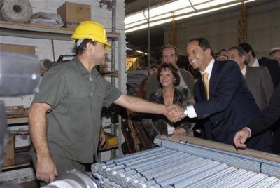 C�nclave en General Rodr�guez para rechazar listas extrapartidarias que acompa�en a Scioli