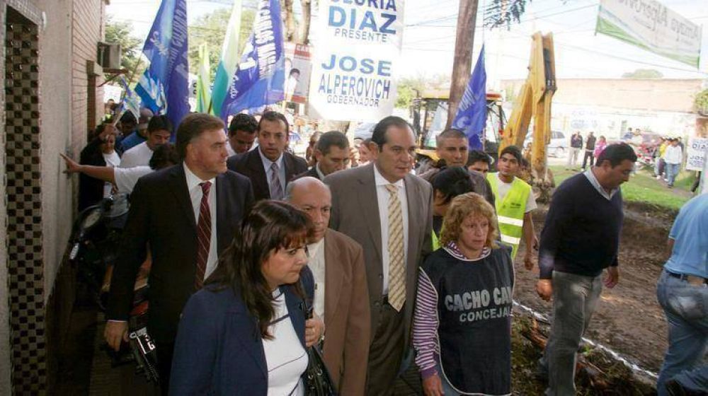 Alperovich reclam� que terminen con las agresiones entre dirigentes pol�ticos