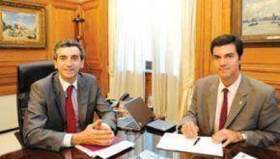 SE SUSPENDI� LA REUNI�N CRISTINA-URTUBEY, QUE CALIFIC� DE �PIANTAVOTOS� A MOYANO