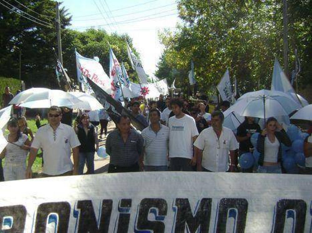 �ngel Romero encabez� la �Caravana de la Victoria� 