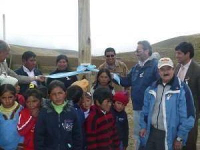 Inauguraron tendido el�ctrico en Miyuyoc