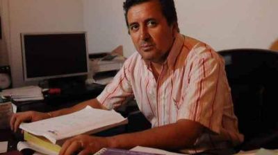 Arriola admite que lo quieren echar, pero dice que no se va 