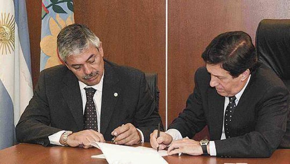 AVANZAN LAS GESTIONES PARA LA CONSTRUCCI�N DE VIVIENDAS 
