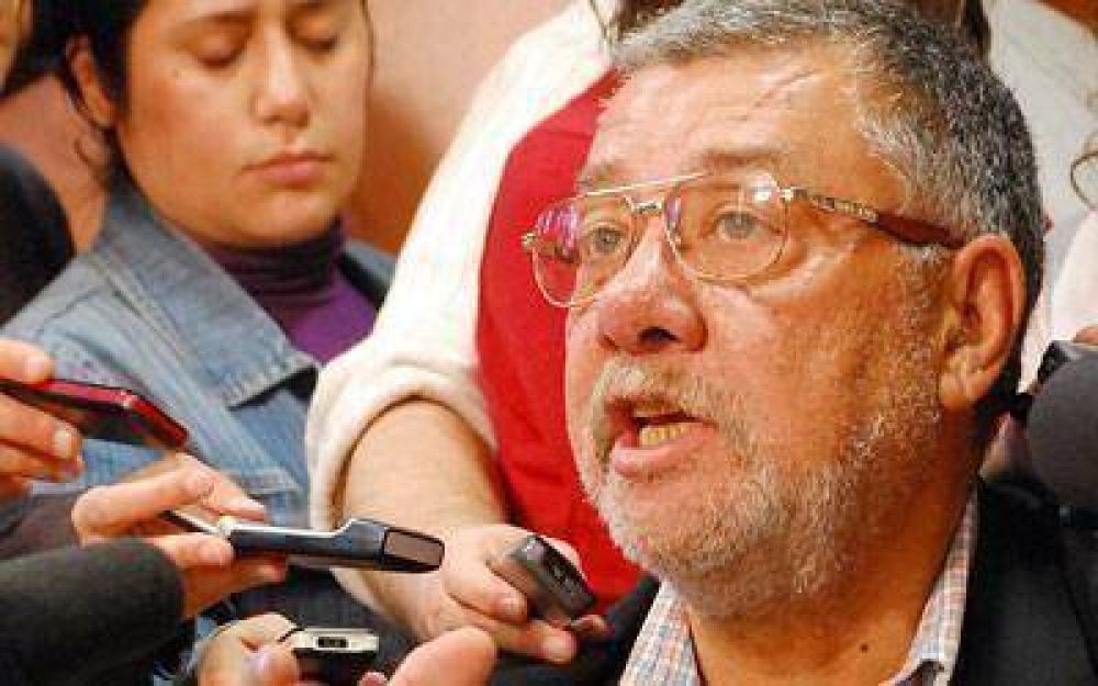 La oposici�n quiere que Mario Das Neves explique qu� juez orden� �sus escuchas�