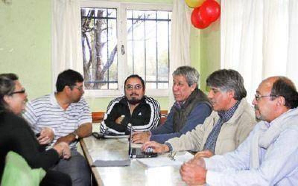 Gremios municipales le reclaman a Buzzi transparencia en los concursos de cargos