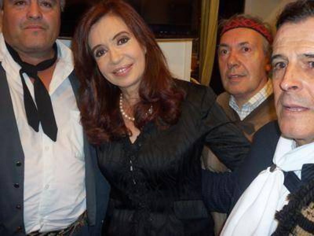 Hugo Silveira reconocido por su trabajo por la cultura mapuche