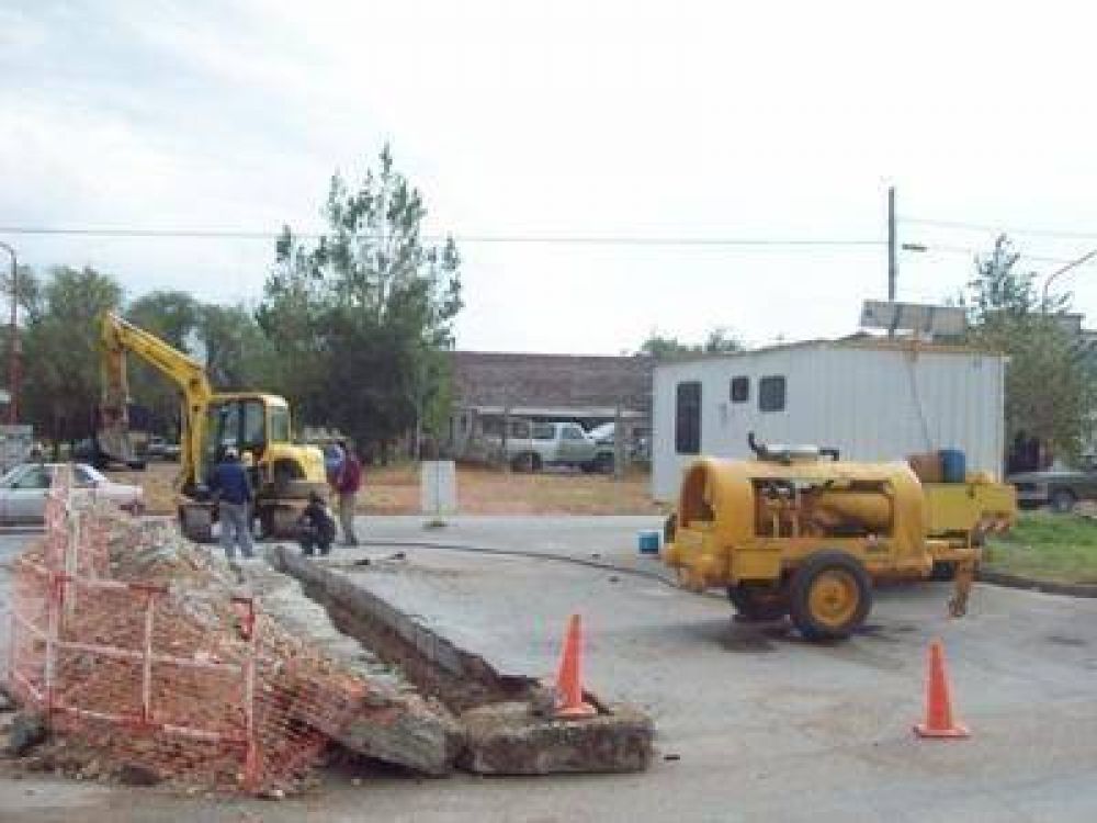 Construyen una rotonda en Caseros y Ameghino