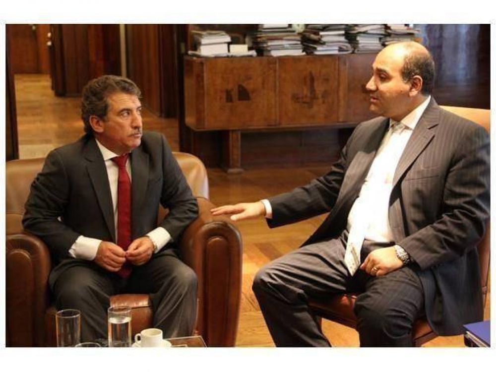 Llevaron a Manzur un proyecto de recuperaci�n integral del hospital San Mart�n