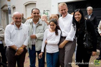 El candidato Francisco De Narv�ez pas� por Mercedes y habl� de la necesidad de unidad