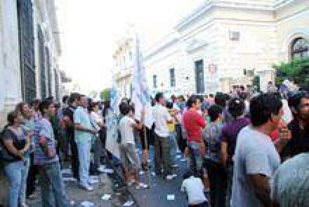 Tras una re�ida votaci�n, se aprob� la nueva Tarifaria 