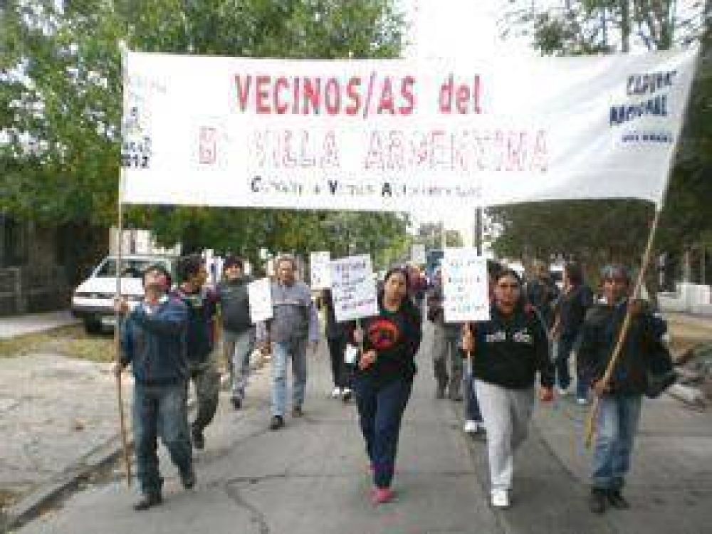 Principio de soluci�n al reclamo de autoconvocados de Villa Argentina