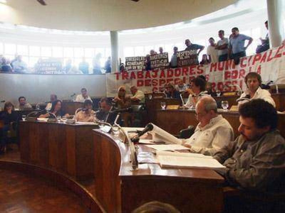 Aprobaron proyecto para reincorporar trabajadores despedidos