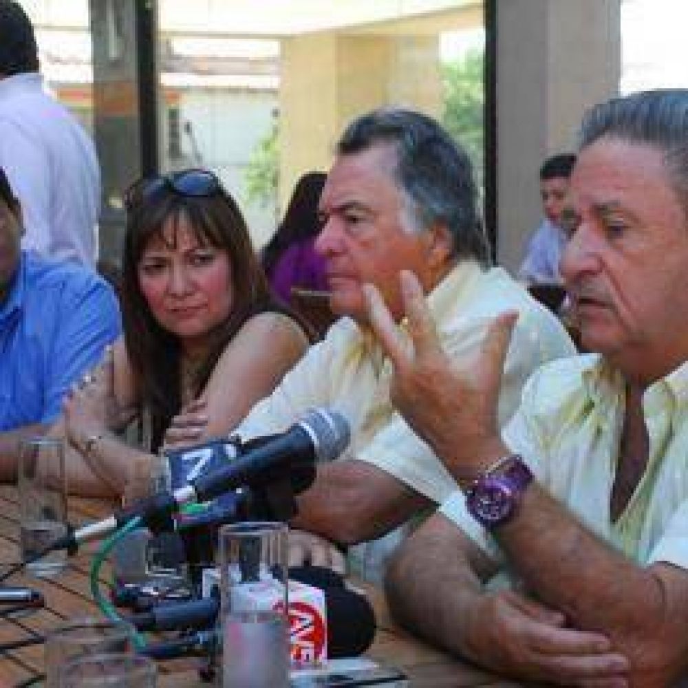 Para Luis Barrionuevo, �el Partido Justicialista posibilit� el cambio� 