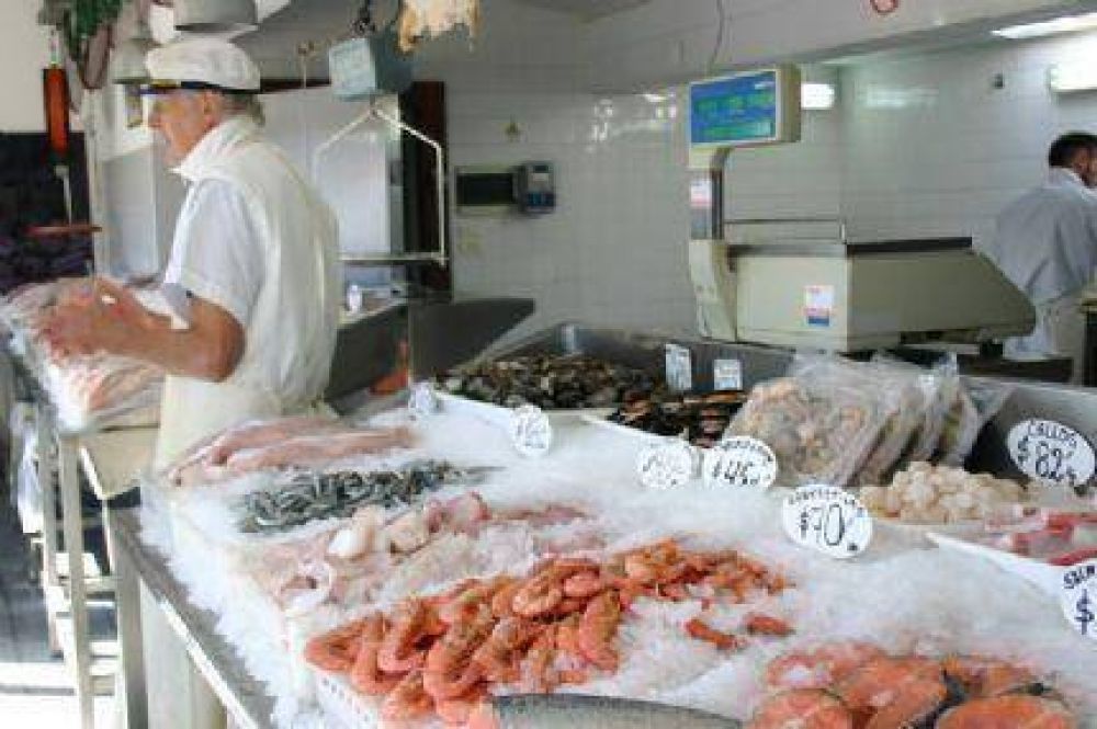 El paro que sacude al Puerto alarma a las pescader�as; las ventas bajaron y temen escasez para Semana Santa