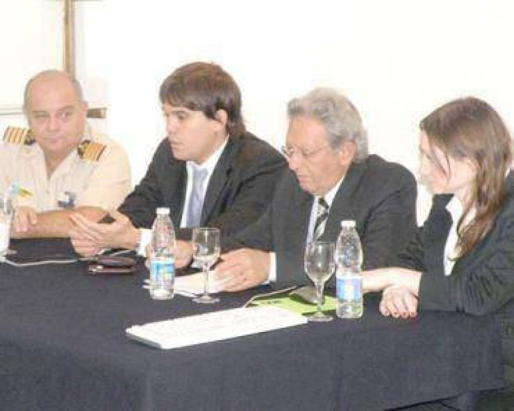 Visita de funcionarios de Asuntos de Frontera