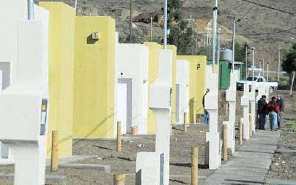Siete casas entregadas el s�bado por el gobernador tienen goteras