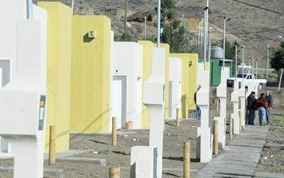 Siete casas entregadas el s�bado por el gobernador tienen goteras