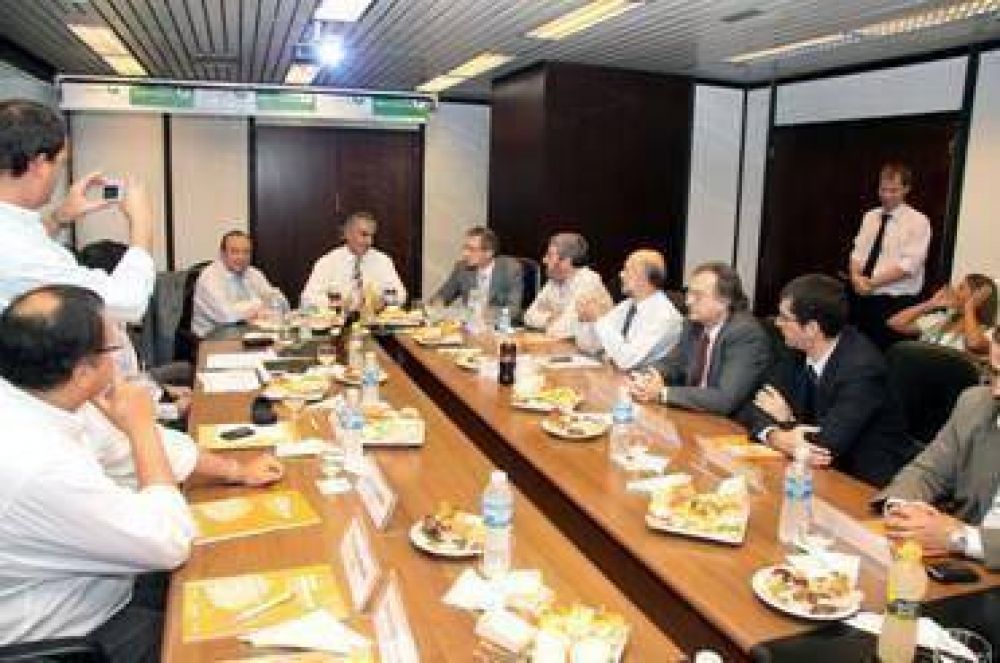 SAN MART�N - CALLEGHER PARTICIP� DE UN ENCUENTRO CON SANTIAGO MONTOYA 