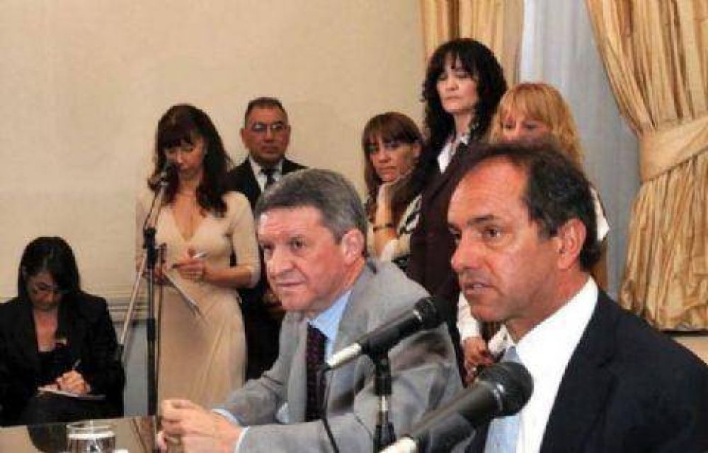El Senado quiere que Scioli agilice la titularizaci�n de docentes
