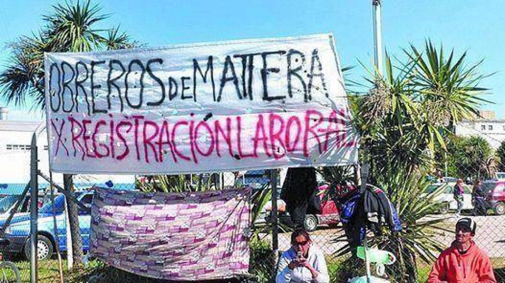 Dicen que tres millones de kilos de pescado se pudrieron por un paro