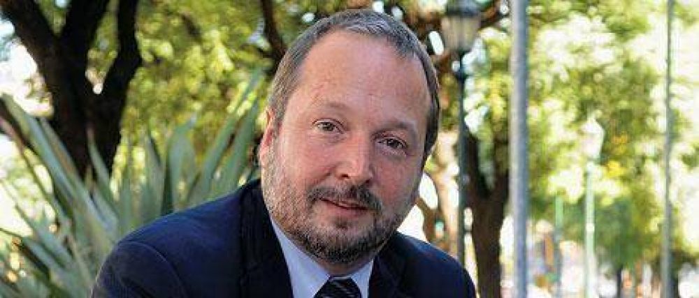 Sabbatella cree que gan� una batalla, pero no sabe si podr� llevar lista propia