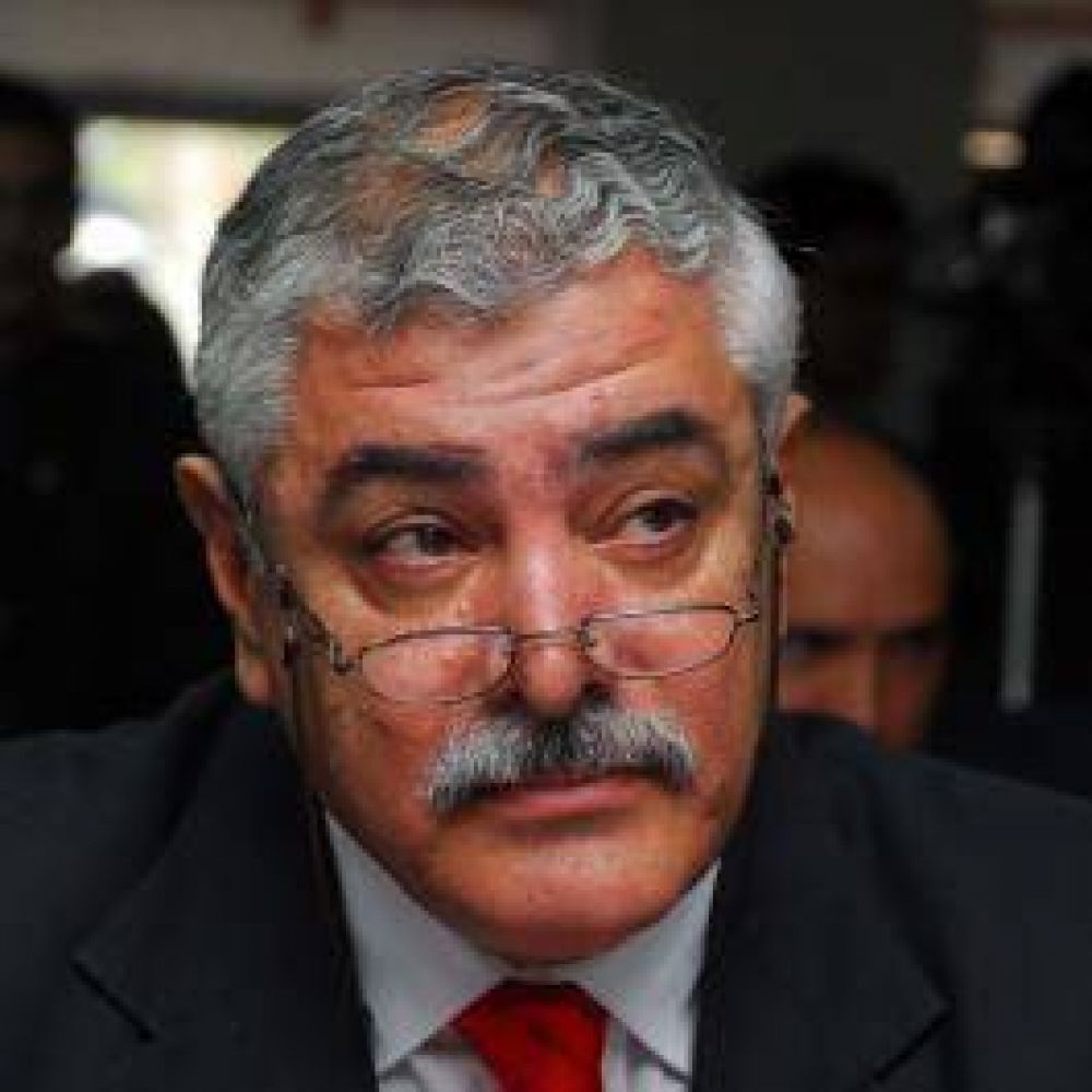 Denuncia penal contra Aguirre por las compras de medicamentos oncol�gicos 