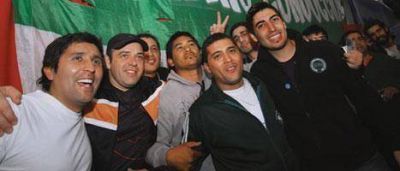 Los j�venes de Moyano los llaman �nuevos funcionarios�