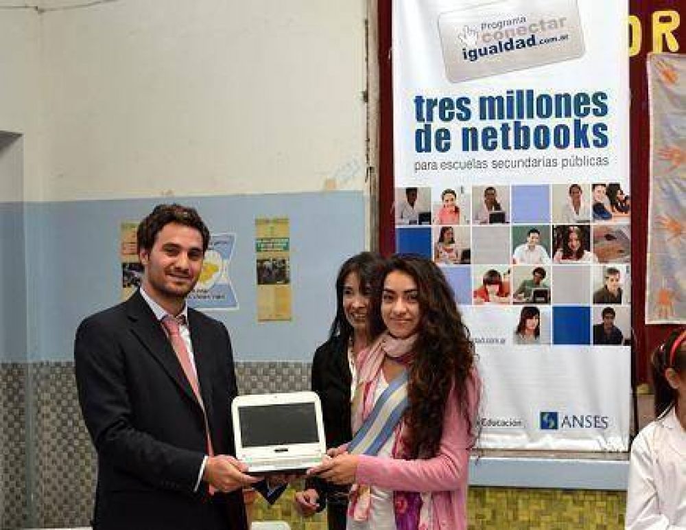 Una escuela de Boulogne recibi� netbooks de �Conectar Igualdad�