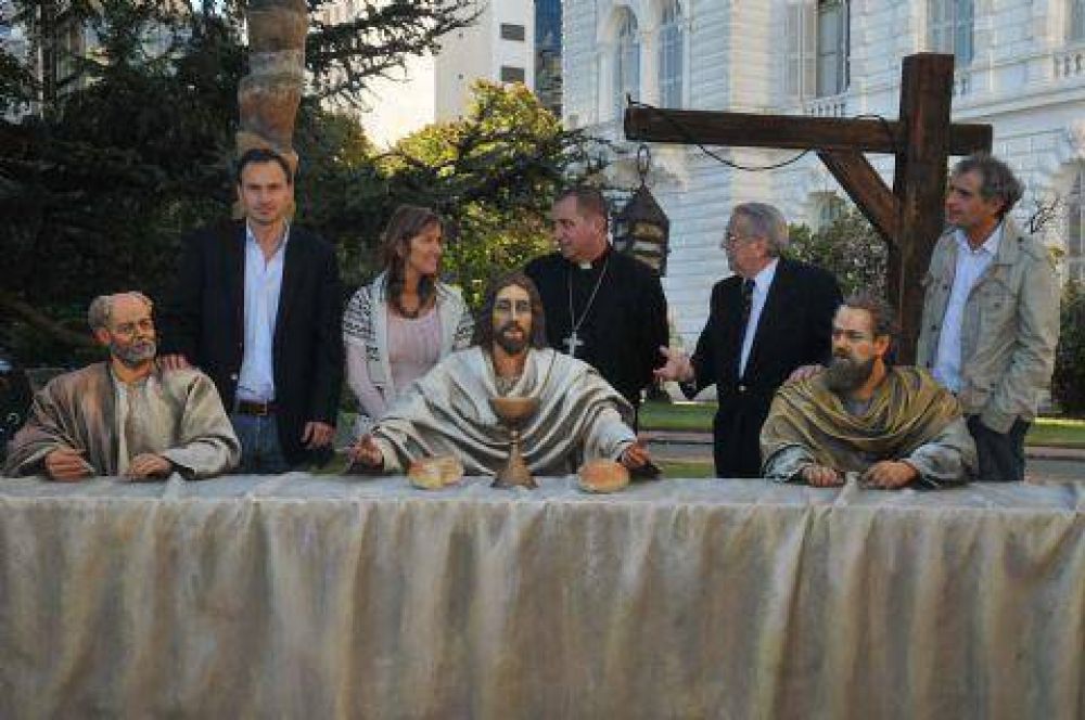 Inauguraron la representaci�n interactiva de la �ltima Cena
