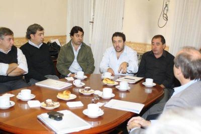 ESCOBAR - REUNION CON EMPRESARIOS DEL PARTIDO 