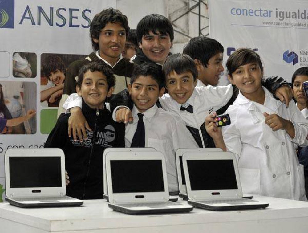 Entregaron m�s de 1.000 netbooks en Tucum�n