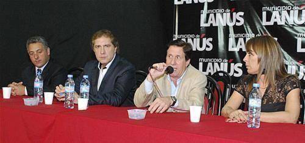 D�AZ P�REZ JUNTO A MUJERES EMPRESARIAS DE LAN�S