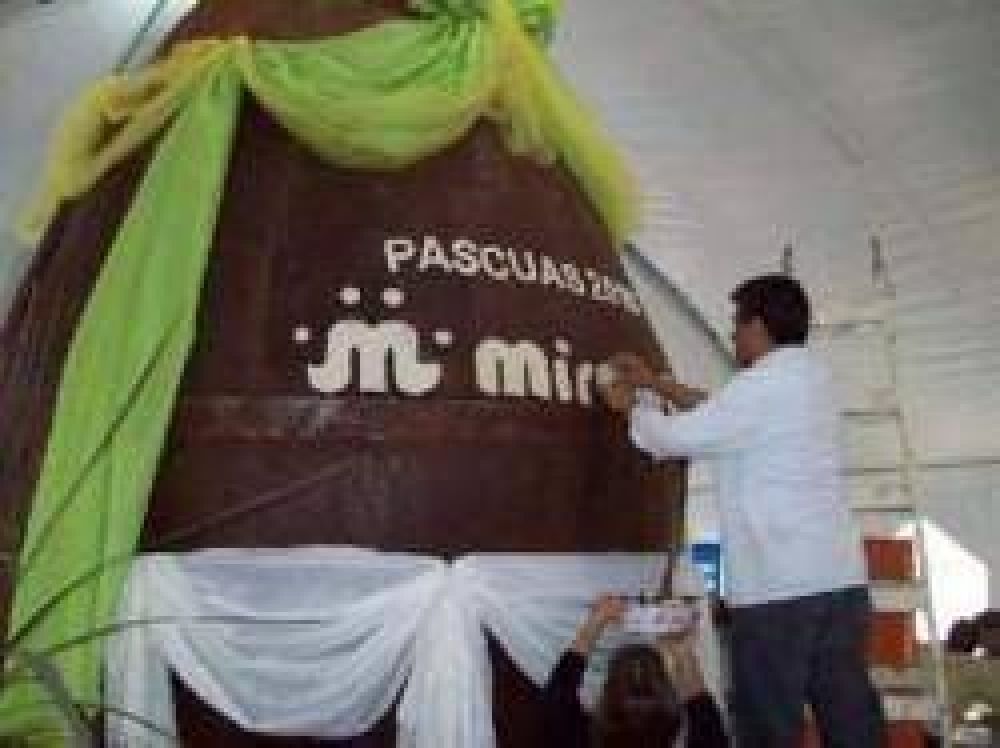 Hacen en Miramar el huevo de Pascuas m�s grande de Am�rica