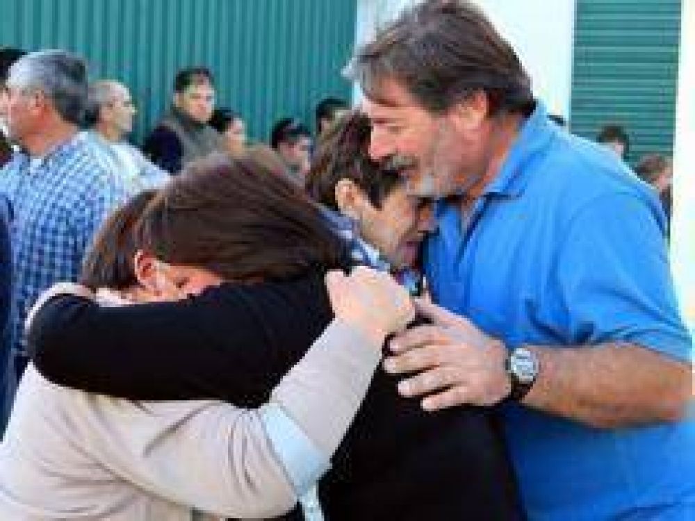 Despidieron en Alberdi los restos de las 13 personas muertas en un accidente de tr�nsito