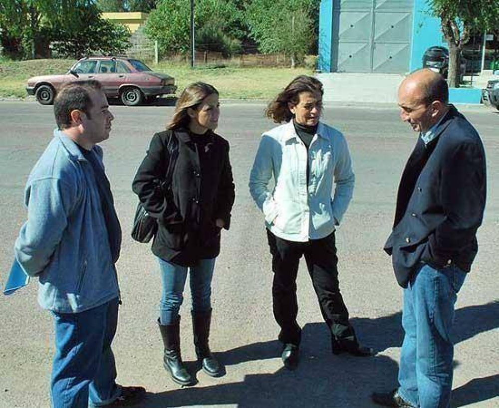 La Provincia construir� centros comunitarios en Sierra Chica, Hinojo y en Del Valle y Alberdi