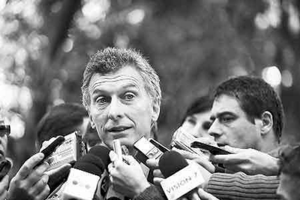 "Si no podemos sentarnos a hablar, claramente favorecemos al Gobierno", dijo Macri