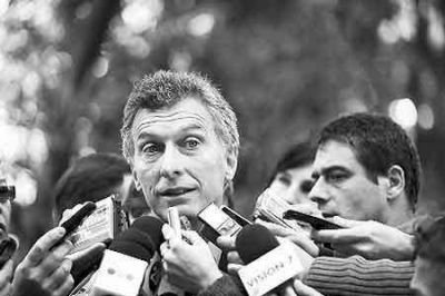 "Si no podemos sentarnos a hablar, claramente favorecemos al Gobierno", dijo Macri